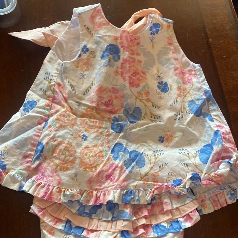 Boutique tie back outfit for baby